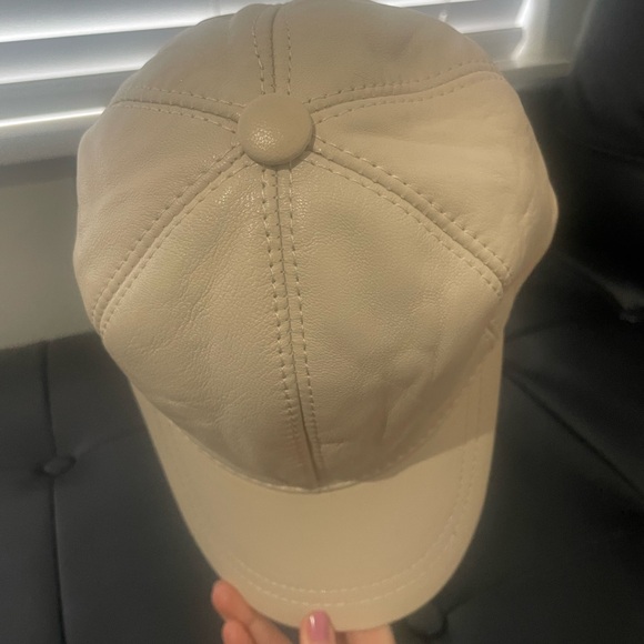 NWT AUTHENTIC sheepskin leather hat - Picture 3 of 8